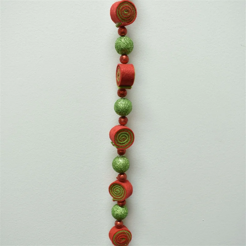 Swirl Candy Cake Ball Garland 60" in Red/Green | QD